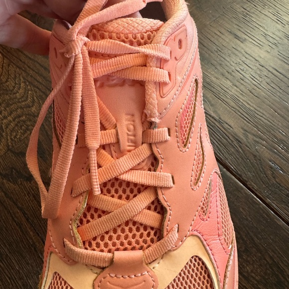 Hoka One Clifton L Orange Coral Athletic Shoes Size 10 - Picture 2 of 13